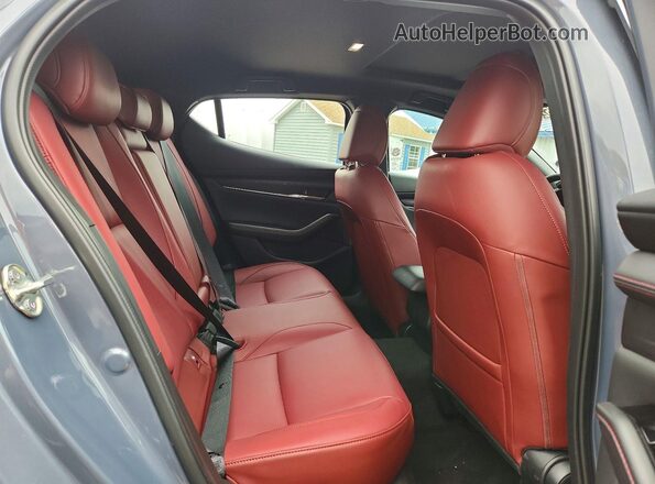 JM1BPBLL7T1867688 2026 MAZDA 3 Gray Widok tylnych siedzeń