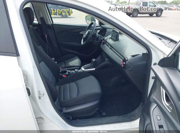 JM1DKDB76J0321748 2018 MAZDA CX-3 White წინა სალონის ხედი