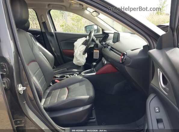 JM1DKFC74J0314873 2018 MAZDA CX-3 Серый Вид салона спереди