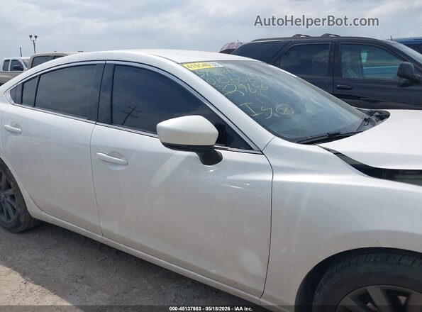 JM1GL1UM5J1329698 2018 MAZDA 6 White Widok wnętrza z tyłu