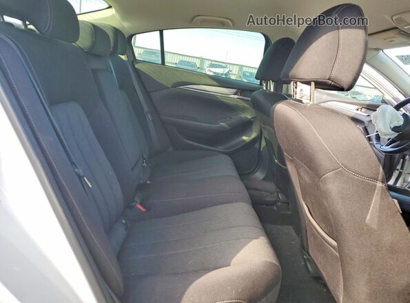 JM1GL1UM7J1330092 2018 MAZDA 6 White Вид задніх сидінь