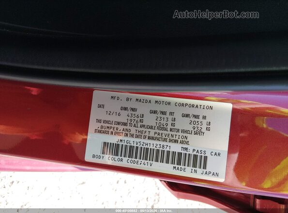 JM1GL1V52H1123871 2017 MAZDA 6 Red Widok komory silnika
