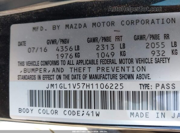 JM1GL1V57H1106225 2017 MAZDA 6 Black Vista del compartimento del motor