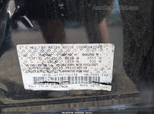 JM1GL1X57H1144132 2017 MAZDA 6 Black Vista del compartimento del motor
