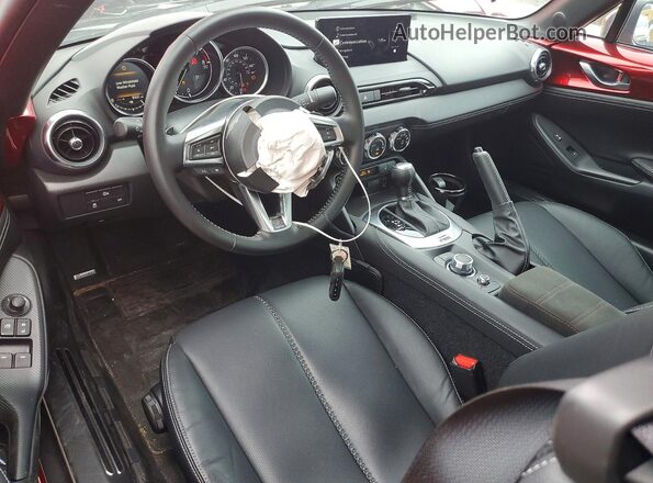 JM1NDAM71S0655200 2025 MAZDA MX-5 Red Вид панелі приладів