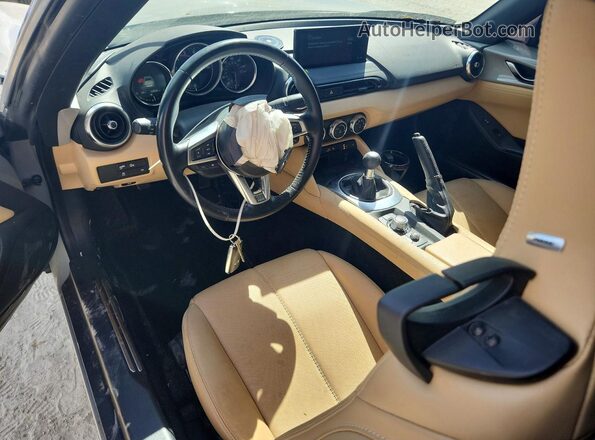 JM1NDAM75R0600601 2024 MAZDA MX-5 Серый Вид панели приборов