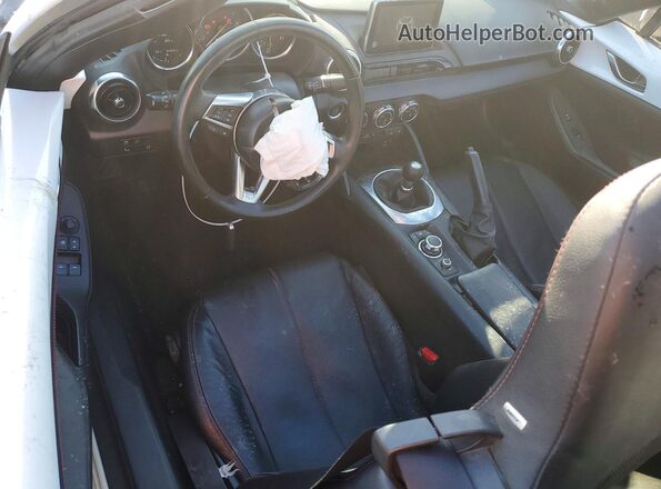 JM1NDAM77H0105038 2017 MAZDA MX-5 White Vista del salpicadero