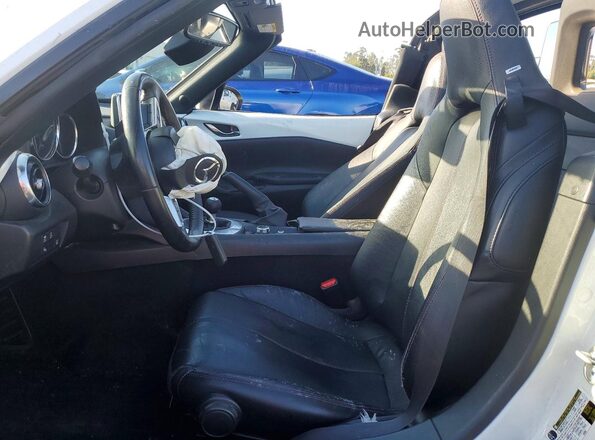 JM1NDAM77H0105038 2017 MAZDA MX-5 White Vista interior delantera