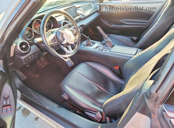 JM1NDAM78N0505878 2022 MAZDA MX-5 Gray Front interior view