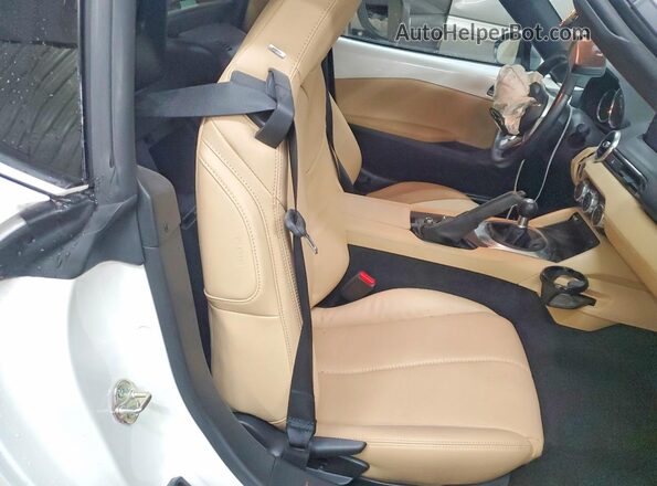 JM1NDAM7XR0608807 2024 MAZDA MX-5 White Հետևի նստատեղերի տեսք