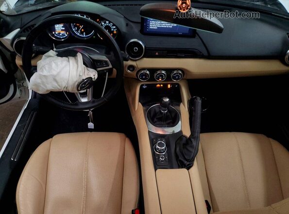 JM1NDAM7XR0608807 2024 MAZDA MX-5 White Առջևի վահանակի տեսք
