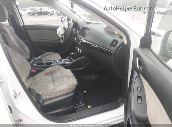 JM3KE2BYXG0744778 2016 MAZDA CX-5 White Вид салону спереду