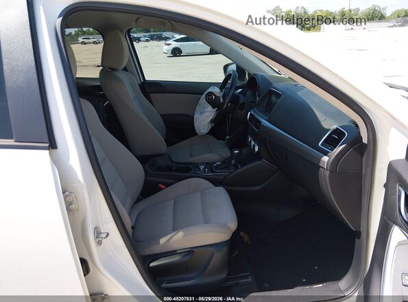JM3KE2CY8G0794593 2016 MAZDA CX-5 Белый Вид салона спереди