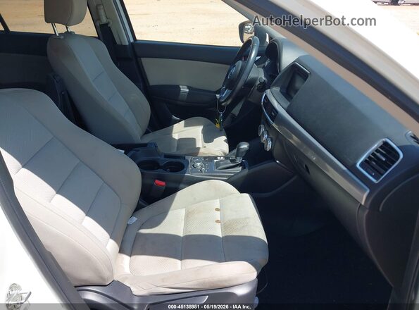 JM3KE2CYXG0740647 2016 MAZDA CX-5 Белый Вид салона спереди