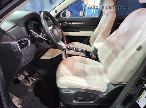 JM3KFADM8M0359894 2021 MAZDA CX-5 Black Front interior view