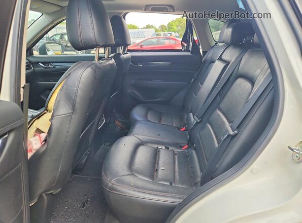 JM3KFADM9J0374707 2018 MAZDA CX-5 White Vista interior trasera