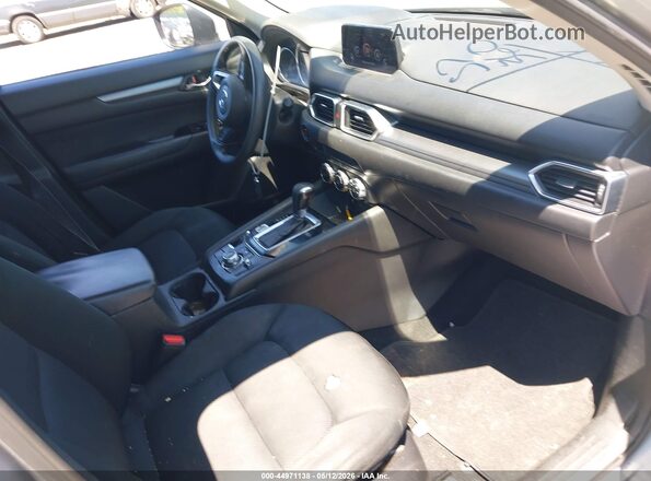 JM3KFBBL4H0145068 2017 MAZDA CX-5 Silver Вид салону спереду