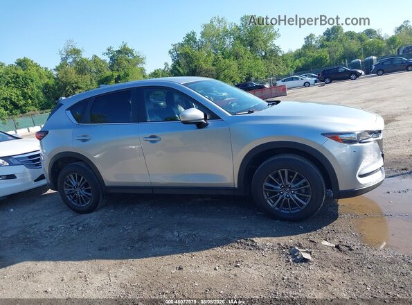 JM3KFBCM0K1549879 2019 MAZDA CX-5 Silver Widok wnętrza z tyłu
