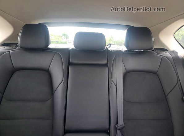 JM3KFBCM7K1682591 2019 MAZDA CX-5 Blue Widok tylnych siedzeń