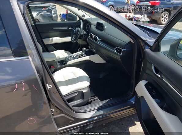 JM3KFBDL4H0185065 2017 MAZDA CX-5 Gray Вид салону спереду