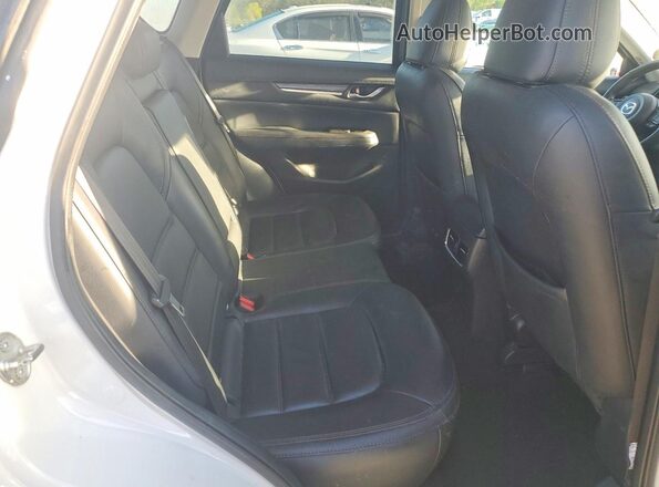 JM3KFBDM8K0646509 2019 MAZDA CX-5 White Rear interior view