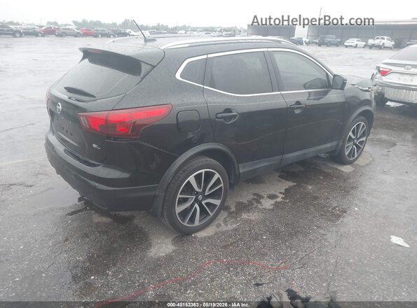 JN1BJ1CPXJW193764 2018 NISSAN ROGUE Black Rear right