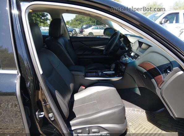 JN1BY1AP1HM740909 2017 INFINITI Q70 Черный Вид салона спереди