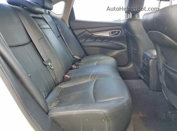 JN1BY1AP9JM180160 2018 INFINITI Q70 White უკანა სავარძლების ხედი