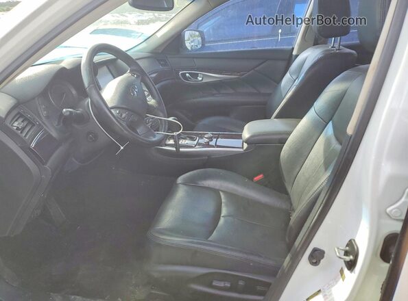 JN1BY1AP9JM180160 2018 INFINITI Q70 White წინა სალონის ხედი