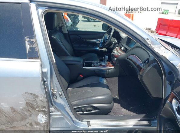 JN1BY1APXJM181205 2018 INFINITI Q70 Silver 