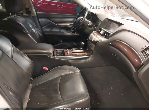 JN1BY1PR3HM210207 2017 INFINITI Q70L White Front interior view