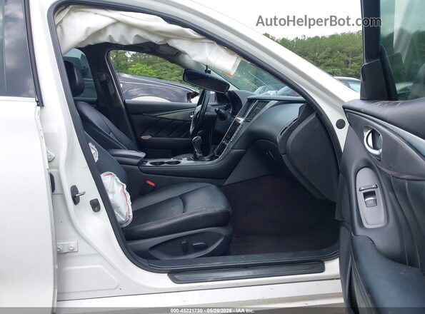 JN1CV7AP7HM640510 2017 INFINITI Q50 White Front interior view