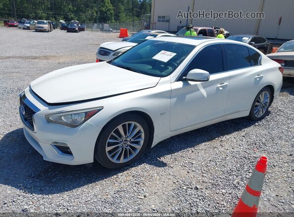 JN1EV7AP1JM352853 2018 INFINITI Q50 Белый Передняя левая четверть