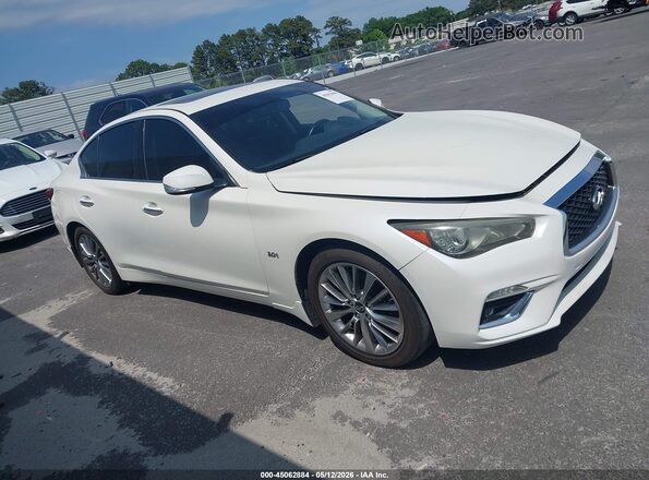 JN1EV7AP2JM365806 2018 INFINITI Q50 White Rear interior view