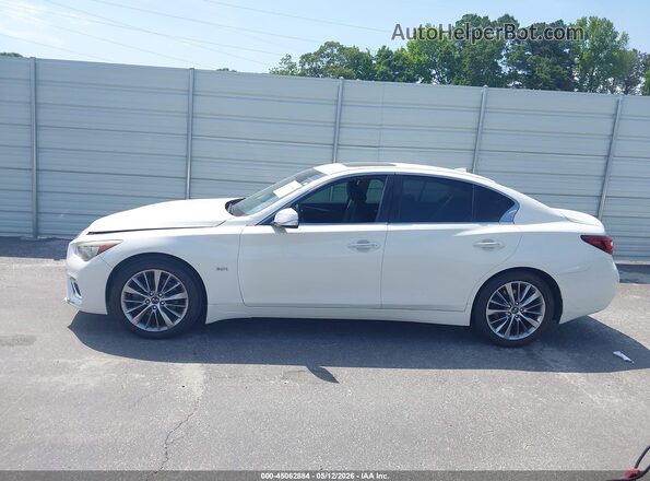 JN1EV7AP2JM365806 2018 INFINITI Q50 White 360 interior view