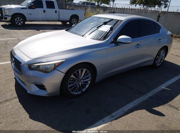 JN1EV7AP5JM361975 2018 INFINITI Q50 Серебряный Передняя левая четверть