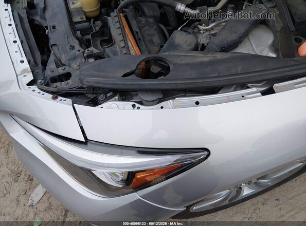 JN1EV7AP6HM736945 2017 INFINITI Q50 Silver Widok z przodu