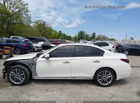 JN1EV7AR8JM443684 2018 INFINITI Q50 White 