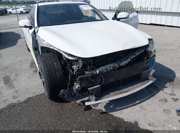 JN1EV7EL1JM390865 2018 INFINITI Q60 White Widok z przodu