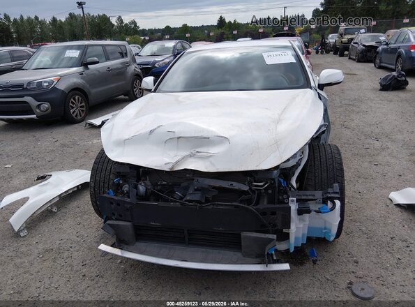 JN1FV7EL2JM630283 2018 INFINITI Q60 White Вид задньої частини салону