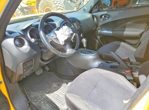 JN8AF5MR3HT700201 2017 NISSAN JUKE Yellow Front interior view
