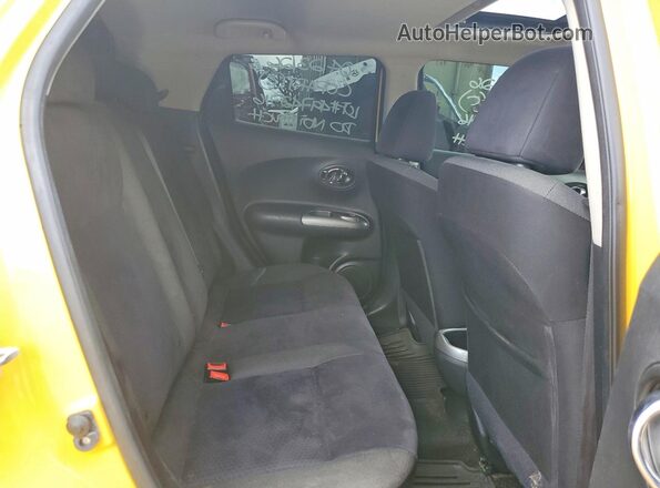 JN8AF5MR3HT700201 2017 NISSAN JUKE Yellow Rear interior view
