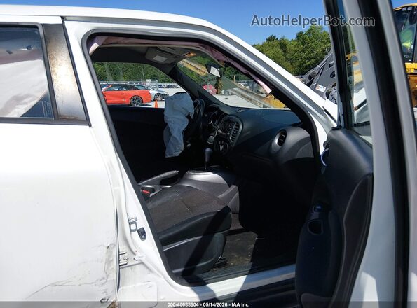 JN8AF5MRXHT704004 2017 NISSAN JUKE White Front interior view