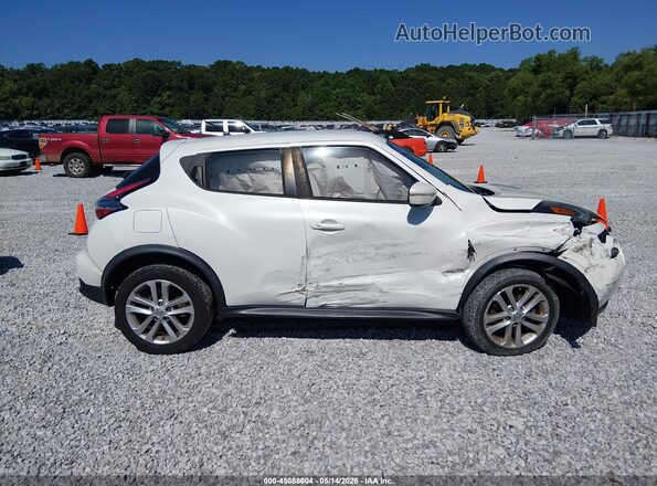 JN8AF5MRXHT704004 2017 NISSAN JUKE White Rear interior view
