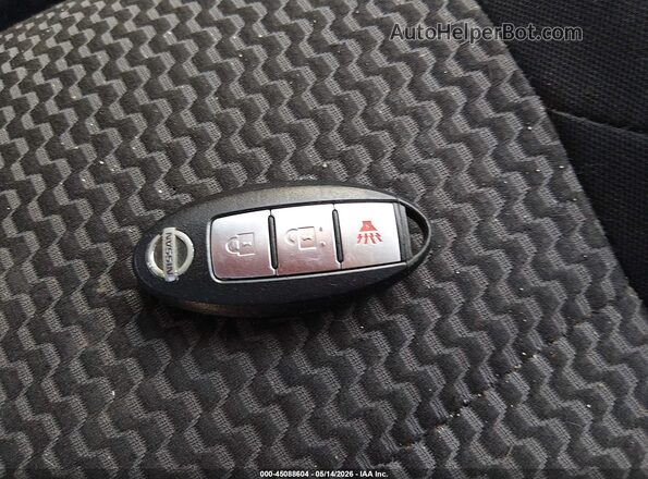 JN8AF5MRXHT704004 2017 NISSAN JUKE White Dashboard view