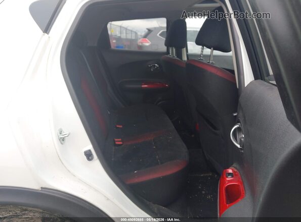 JN8AF5MV2GT657398 2016 NISSAN JUKE White VIN կոդի պիտակի տեսք