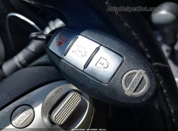 JN8AF5MV7HT752900 2017 NISSAN JUKE White Dashboard view