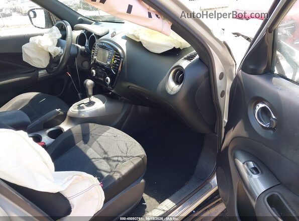 JN8AF5MV8HT750170 2017 NISSAN JUKE Silver Widok wnętrza z przodu