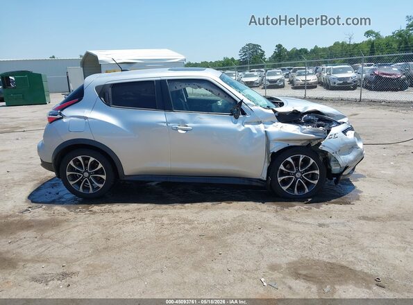 JN8AF5MV8HT750170 2017 NISSAN JUKE Silver Widok wnętrza z tyłu