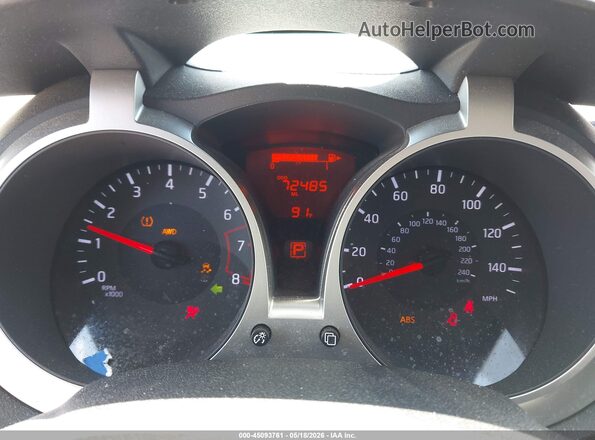 JN8AF5MV8HT750170 2017 NISSAN JUKE Silver Widok tylnych siedzeń